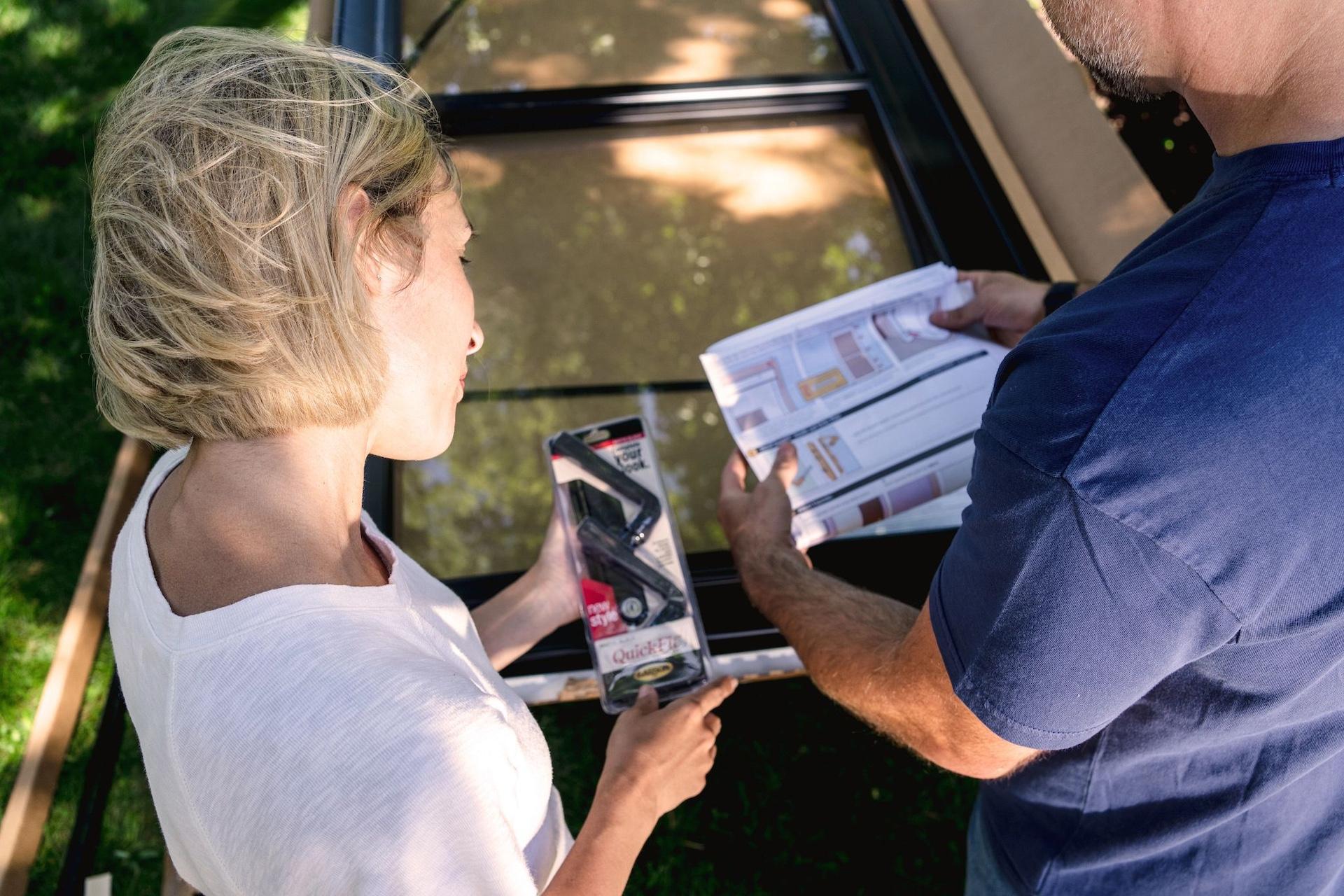 How to Install a Universal-Hinged Storm Door: An Overview